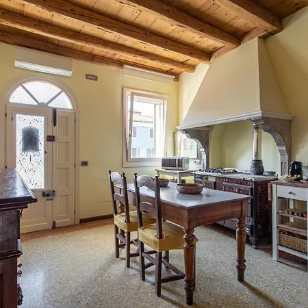 Дом отдыха Wondrous Palazzetto 1619 In Magical Island Бурано