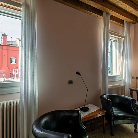 펜션 Wondrous Palazzetto 1619 In Magical Island *