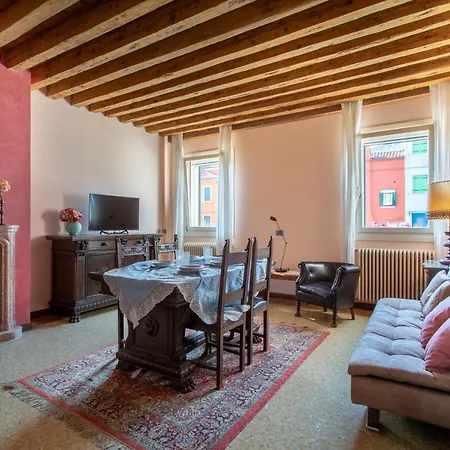 펜션 Wondrous Palazzetto 1619 In Magical Island 부라노