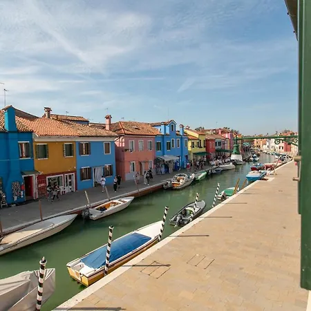 Wondrous Palazzetto 1619 In Magical Island