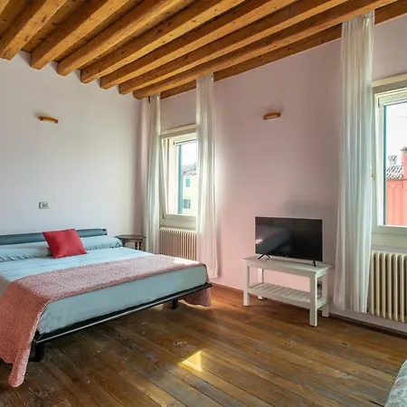 Wondrous Palazzetto 1619 In Magical Island *