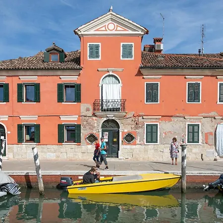 Wondrous Palazzetto 1619 In Magical Island * Бурано
